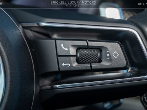 Used 2024 Porsche Macan image 31