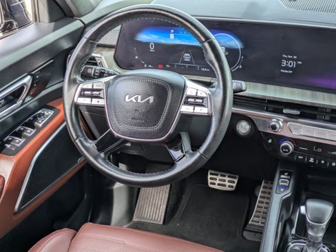 Used 2023 Kia Telluride SX Prestige AWD/4WD image 16