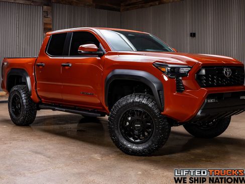 Used 2025 Toyota Tacoma TRD Off-Road image 1