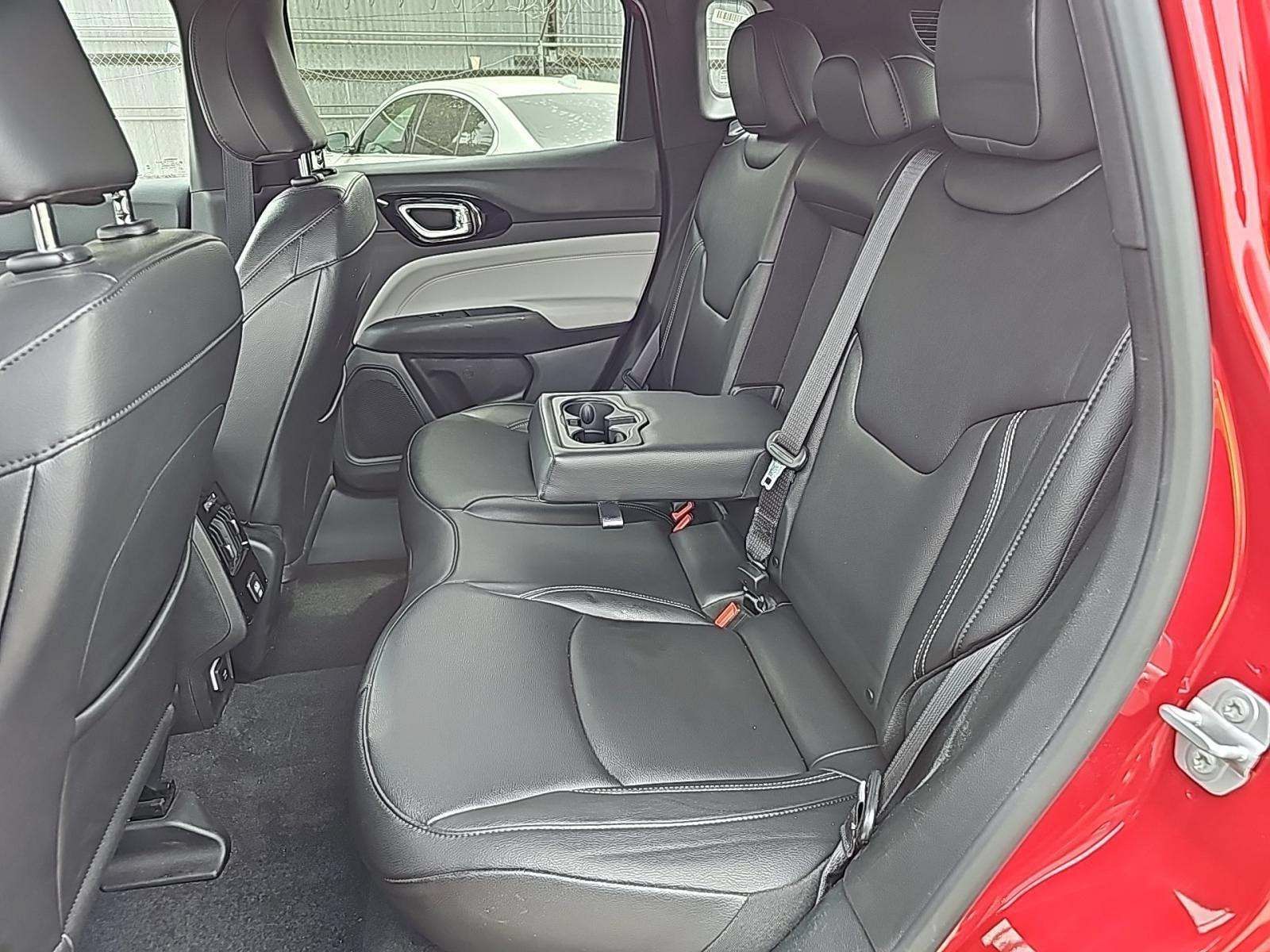 Used 2025 Jeep Compass Limited AWD/4WD image 8