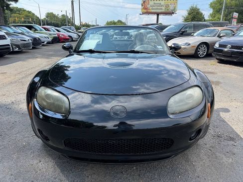Used 2006 MAZDA MX-5 Miata Touring RWD image 2