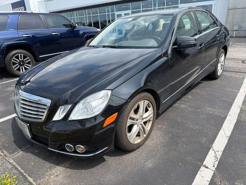 Used 2011 Mercedes-Benz E 350 4MATIC Sedan image 1