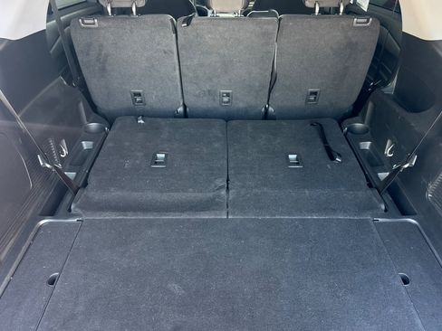 Used 2024 Ford Explorer XLT RWD image 26