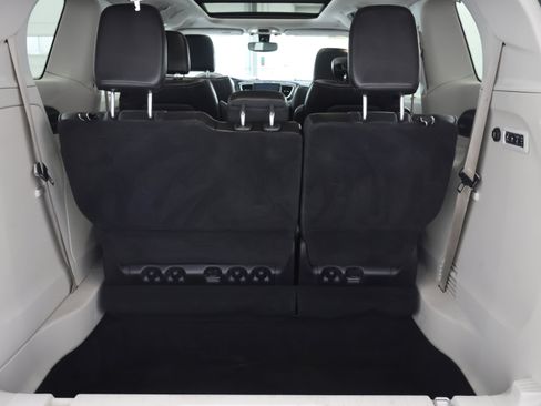 Used 2020 Chrysler Pacifica Limited FWD image 26