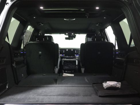 New 2026 Jeep Grand Wagoneer Summit AWD/4WD image 9