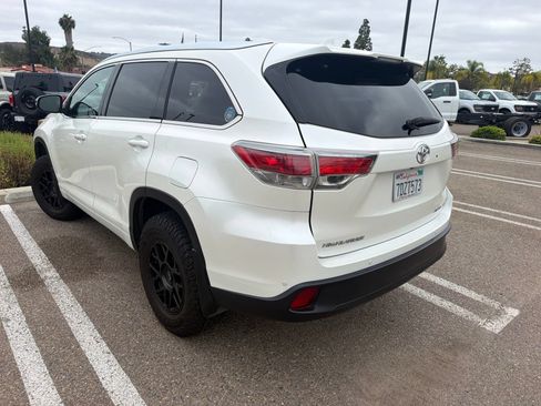 Used 2014 Toyota Highlander Limited Platinum AWD/4WD image 5
