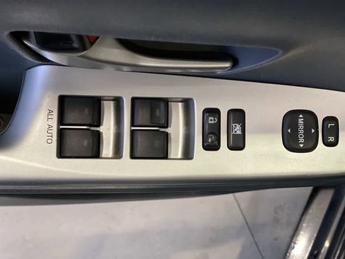 Used 2013 Toyota Prius V Five image 16