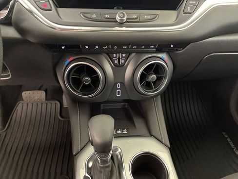 Used 2025 Chevrolet Blazer LT w/ Convenience Package image 21