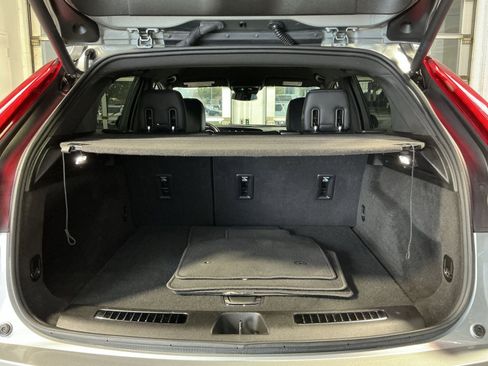 Used 2024 Cadillac XT4 Premium Luxury image 24