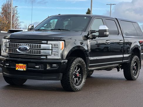 Used 2017 Ford F250 Platinum w/ Platinum Ultimate Package image 8