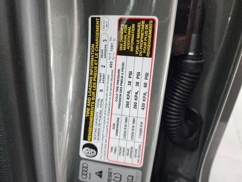 Used 2024 Audi Q3 2.0T Premium image 53