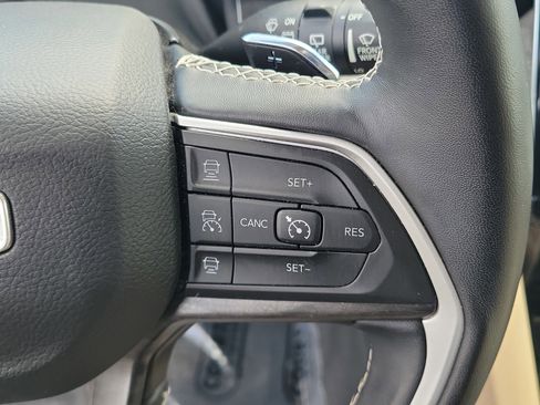 Used 2022 Jeep Grand Cherokee L Limited w/ Luxury Tech Group II AWD/4WD image 29
