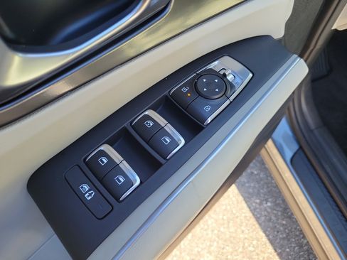 Certified 2025 Kia Sorento S w/ Panoramic Sunroof Package FWD image 21