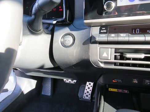 Certified 2026 Toyota Camry SE image 17