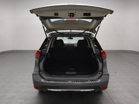 Used 2018 Nissan Rogue S FWD image 29