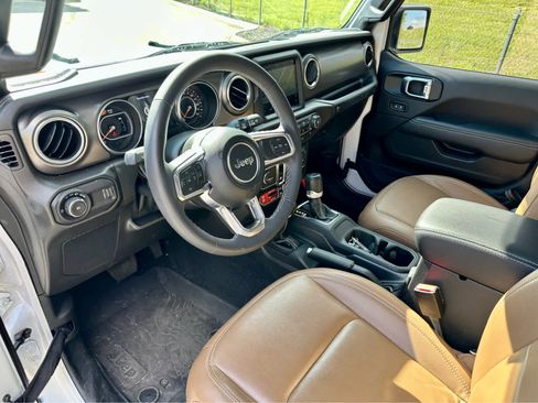 Used 2023 Jeep Wrangler Rubicon w/ Steel Bumper Group image 11