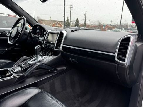 Used 2012 Porsche Cayenne S AWD/4WD image 18