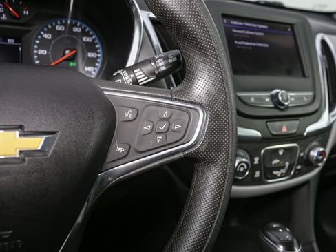 Used 2020 Chevrolet Equinox LS FWD image 27