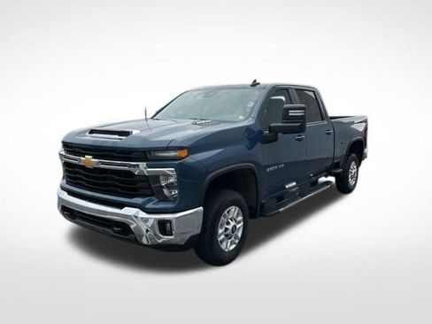Certified 2025 Chevrolet Silverado 2500 LT w/ Convenience Package image 3