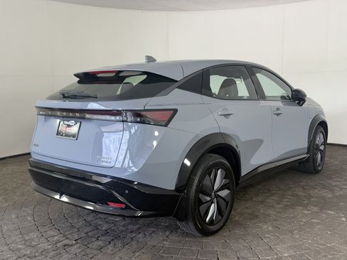 Used 2024 Nissan Ariya AWD image 9