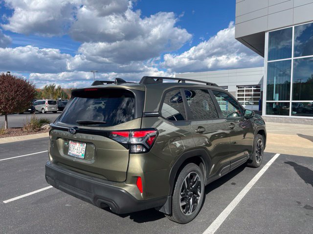 Used 2025 Subaru Forester Limited AWD/4WD image 2