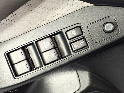 Used 2015 Subaru Forester 2.5i Touring w/ Eyesight & Navigation System image 16