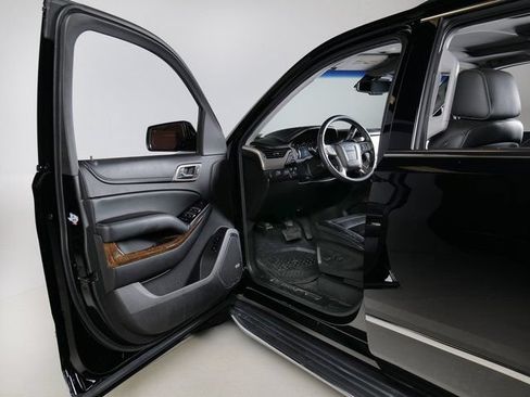 Used 2015 GMC Yukon Denali w/ Open Road Package AWD/4WD image 27