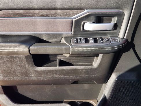 Used 2024 RAM 2500 Big Horn w/ Sport Appearance Package image 34