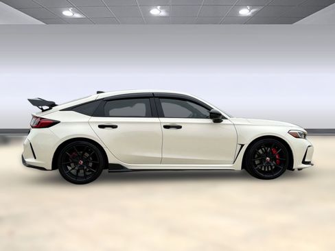 Used 2025 Honda Civic Type R image 8