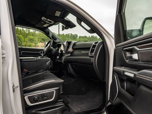 Used 2025 RAM 1500 Laramie AWD/4WD image 12