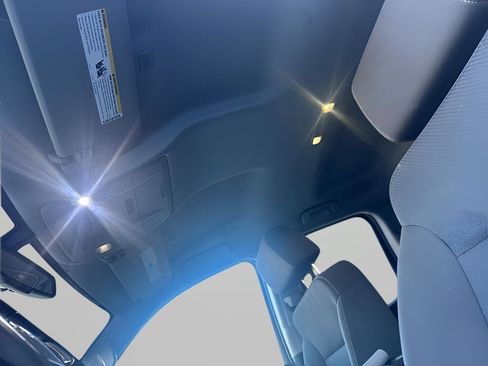 Used 2018 GMC Sierra 1500 SLE w/ SLE Value Package image 31