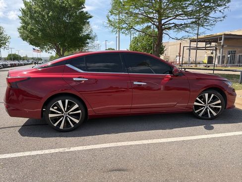Used 2019 Nissan Altima 2.5 Platinum image 6
