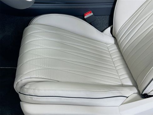 Used 2024 Bentley Continental GT image 18