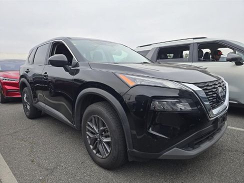 Used 2023 Nissan Rogue S AWD/4WD image 2