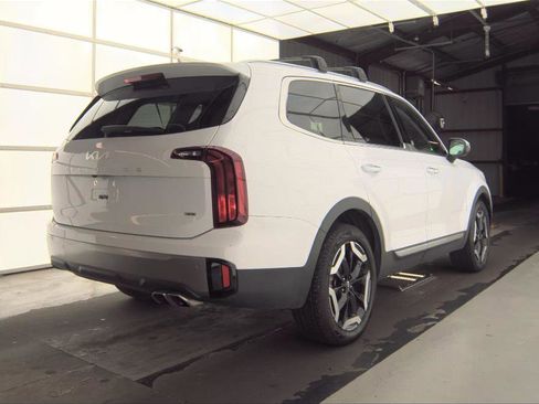 Used 2025 Kia Telluride S image 11