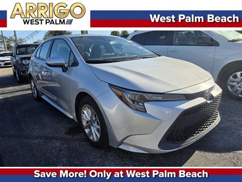 Used 2020 Toyota Corolla LE image 1