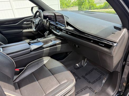 Used 2022 Cadillac Escalade Sport w/ LPO, ONYX Package AWD/4WD image 19