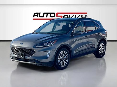 Used 2022 Ford Escape Titanium w/ Class II Trailer Tow Package AWD/4WD image 3
