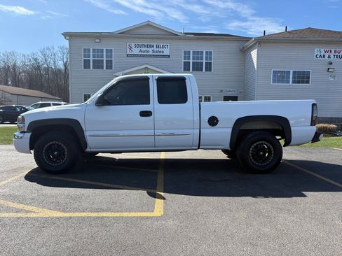 Used 2003 GMC Sierra 1500 SLT w/ SLT Preferred Equipment Group image 1