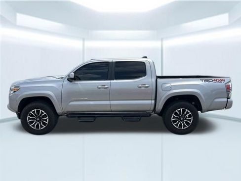 Used 2021 Toyota Tacoma TRD Sport w/ Technology Package AWD/4WD image 10
