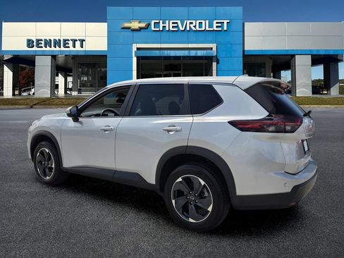 Used 2025 Nissan Rogue SV FWD image 5