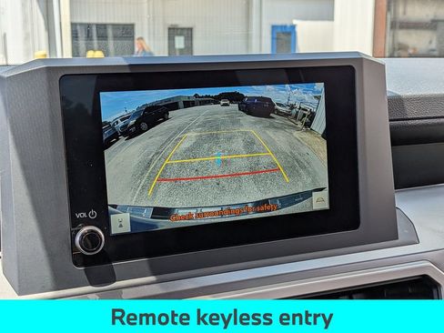 Used 2025 Toyota Tacoma SR5 AWD/4WD image 24