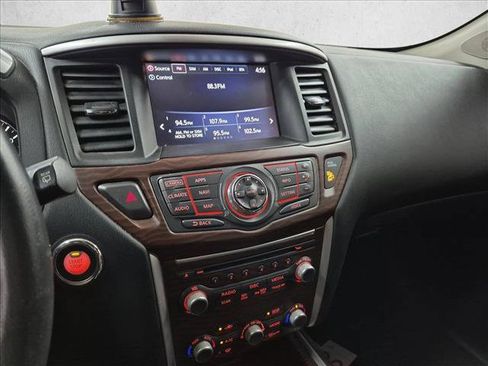 Used 2017 Nissan Pathfinder Platinum w/ Cargo Package FWD image 13