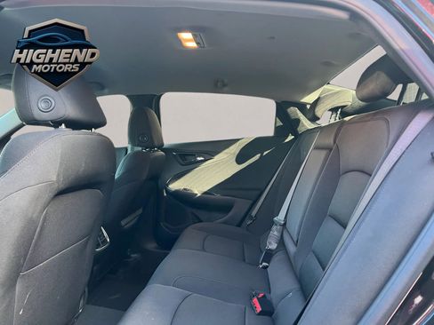 Used 2025 Chevrolet Malibu LT image 15