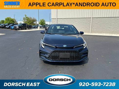 Used 2025 Toyota Corolla SE w/ SE Premium Package FWD image 2