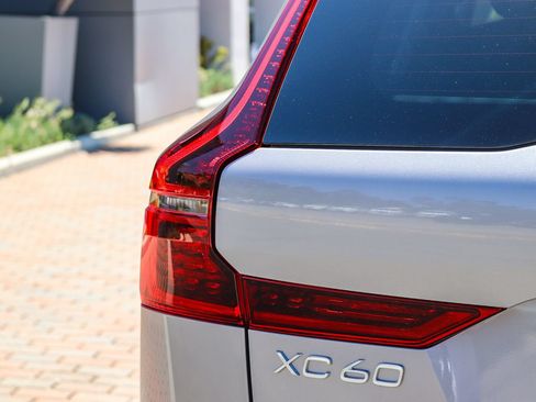 Certified 2026 Volvo XC60 B5 Plus w/ Climate Package PRO AWD/4WD image 9