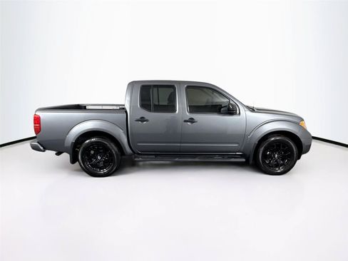 Used 2020 Nissan Frontier SV w/ Midnight Edition Floor Mats RWD image 9