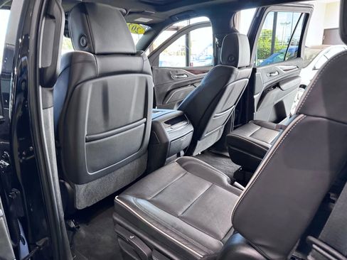 Used 2021 Cadillac Escalade Premium Luxury image 20