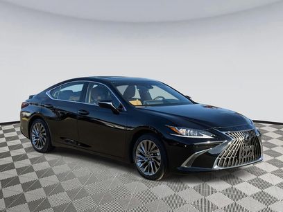 Used 2024 Lexus ES 300h w/ Luxury Package