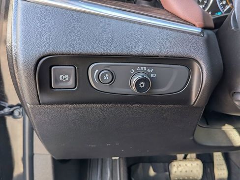 Used 2018 Buick Enclave Avenir w/ Avenir Technology Package image 16